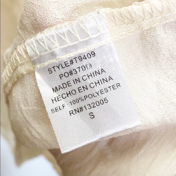 Entro White Cream Long Sleeve Floral Design Blouse - Picture 8 of 11